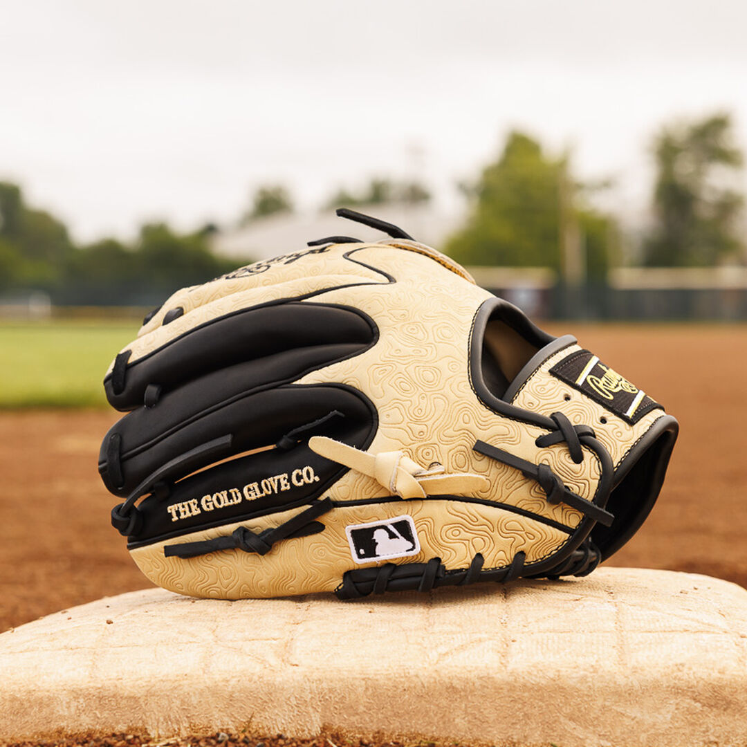 Heart of the Hide 11.75-inch Topo Print Wing Tip Glove - Rawlings