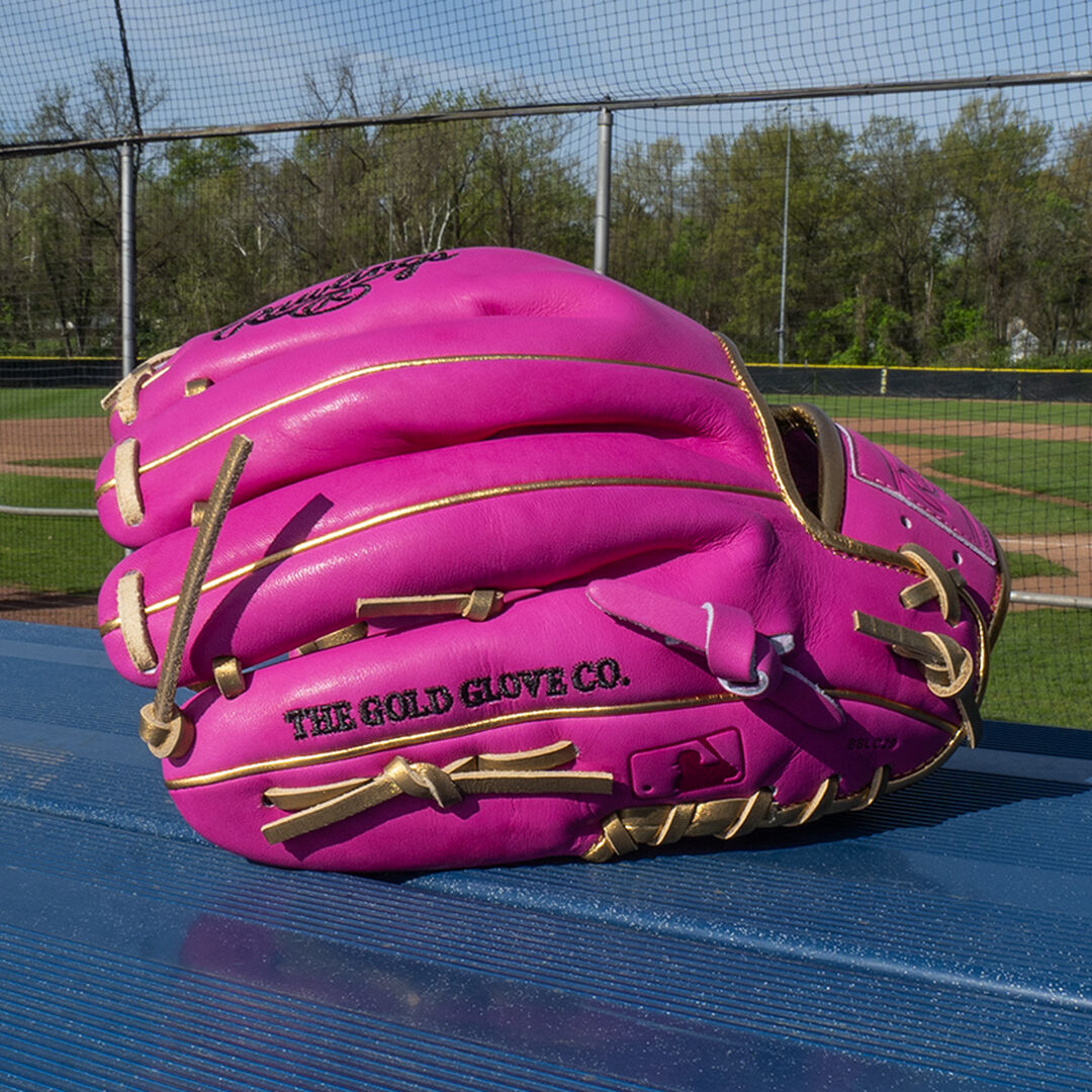 Exclusive 11.5-Inch R2G Heart of the Hide Berry Infield Glove Right Hand Throw - Rawlings