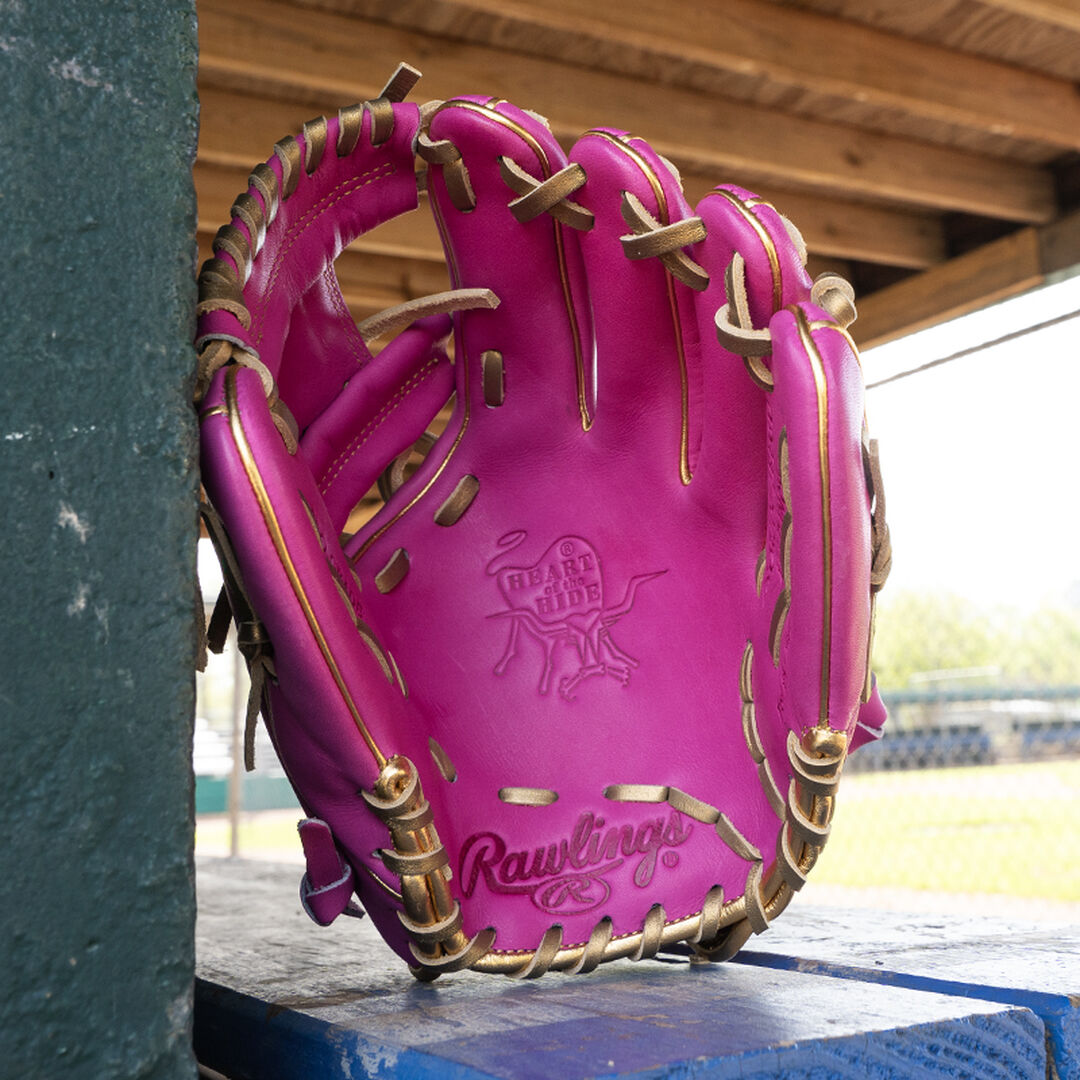 Exclusive 11.5-Inch R2G Heart of the Hide Berry Infield Glove Right Hand Throw - Rawlings