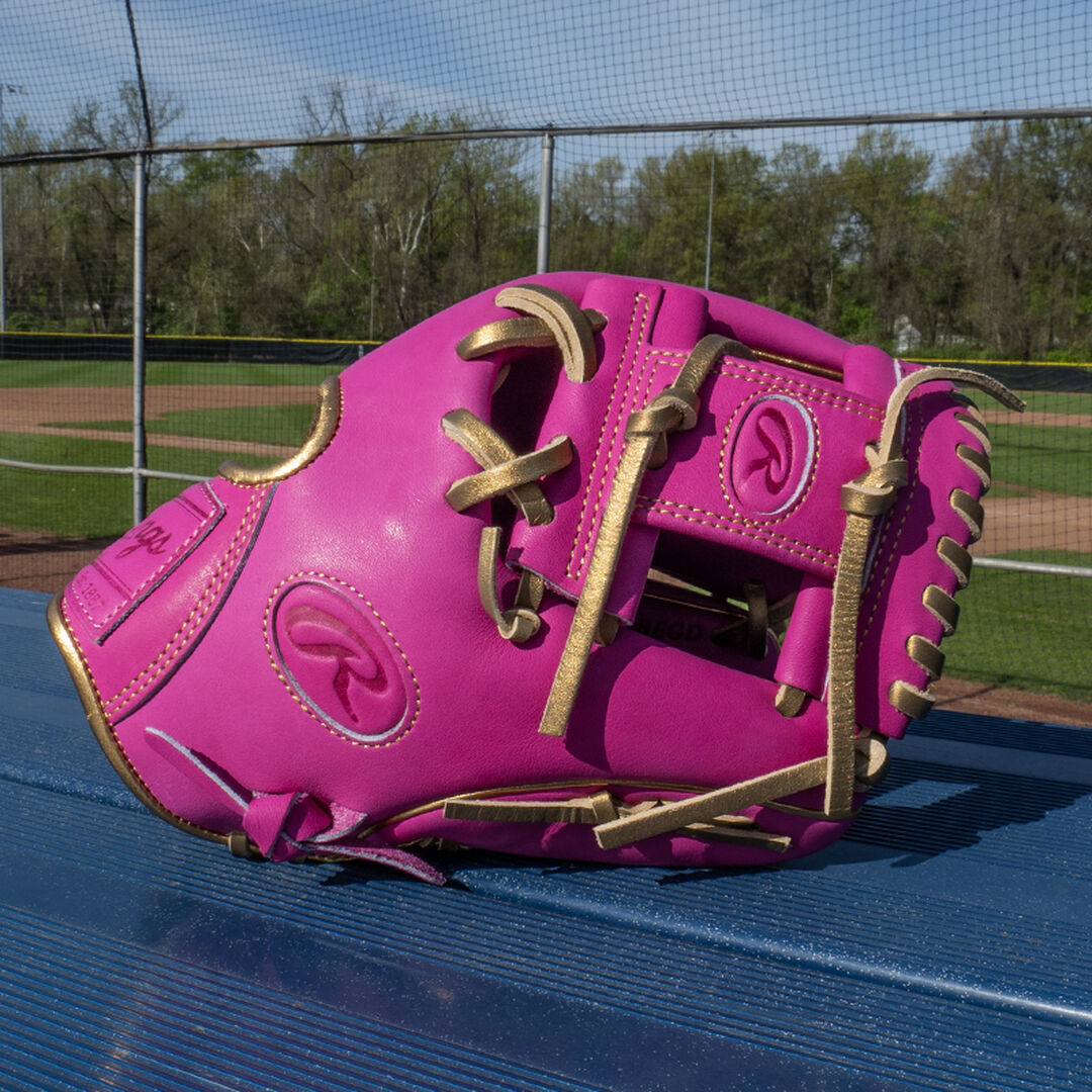 Exclusive 11.5-Inch R2G Heart of the Hide Berry Infield Glove Right Hand Throw - Rawlings