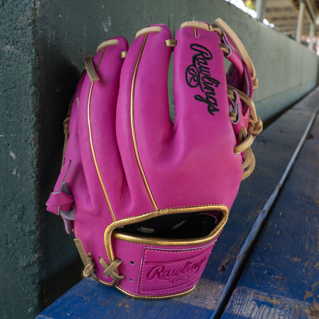 Exclusive 11.5-Inch R2G Heart of the Hide Berry Infield Glove Right Hand Throw - Rawlings
