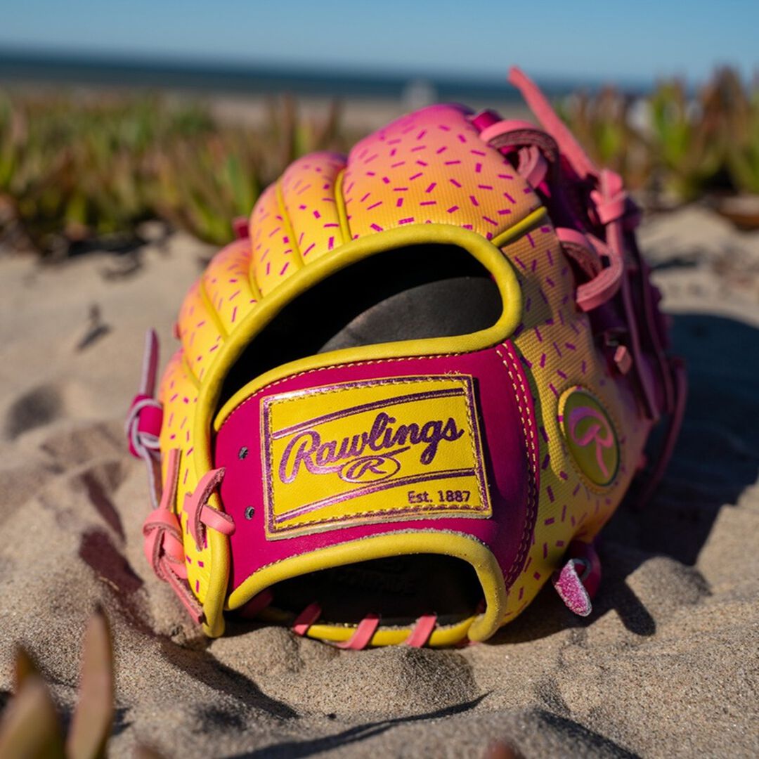 Rawlings Heart of the Hide Spring Break 11.5 Inch Infield Glove Right Hand Throw - Rawlings