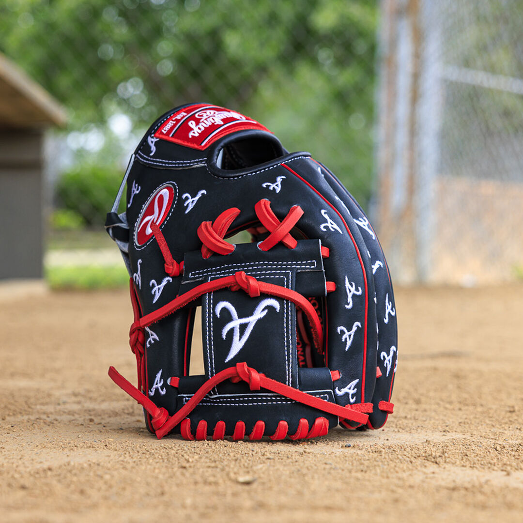 Atlanta Braves Heart of the Hide 11.75-Inch Infield Glove - Rawlings