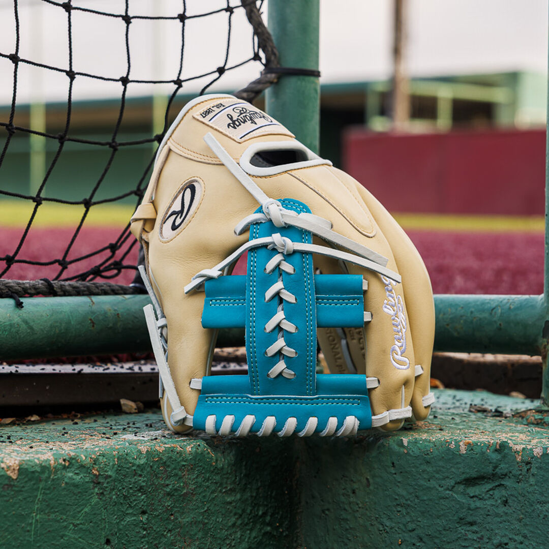 Exclusive Heart of the Hide 11.5-inch Infield Glove Right Hand Throw - Rawlings