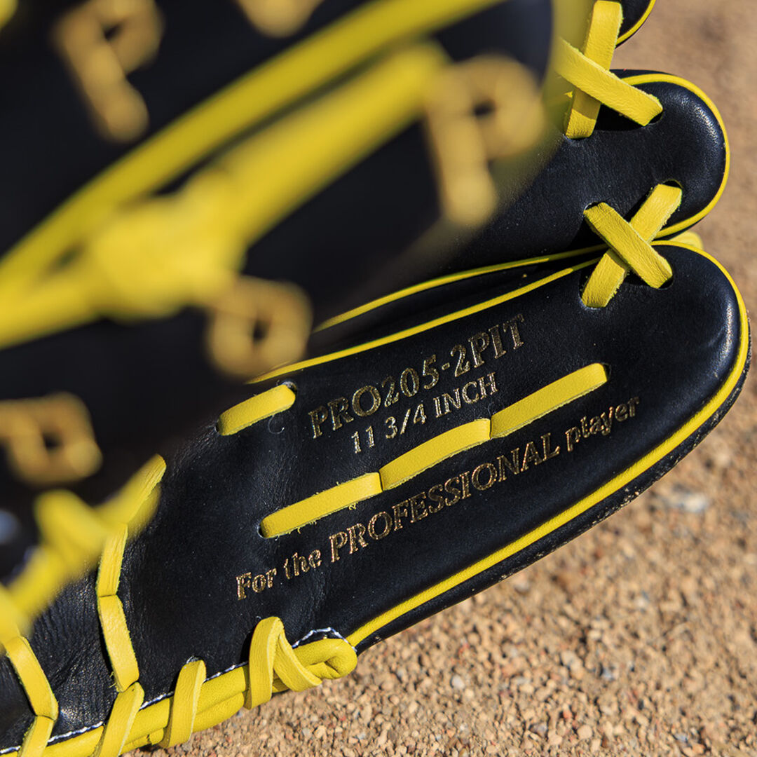 Pittsburgh Pirates Heart of the Hide 11.75-Inch Infield Glove - Rawlings