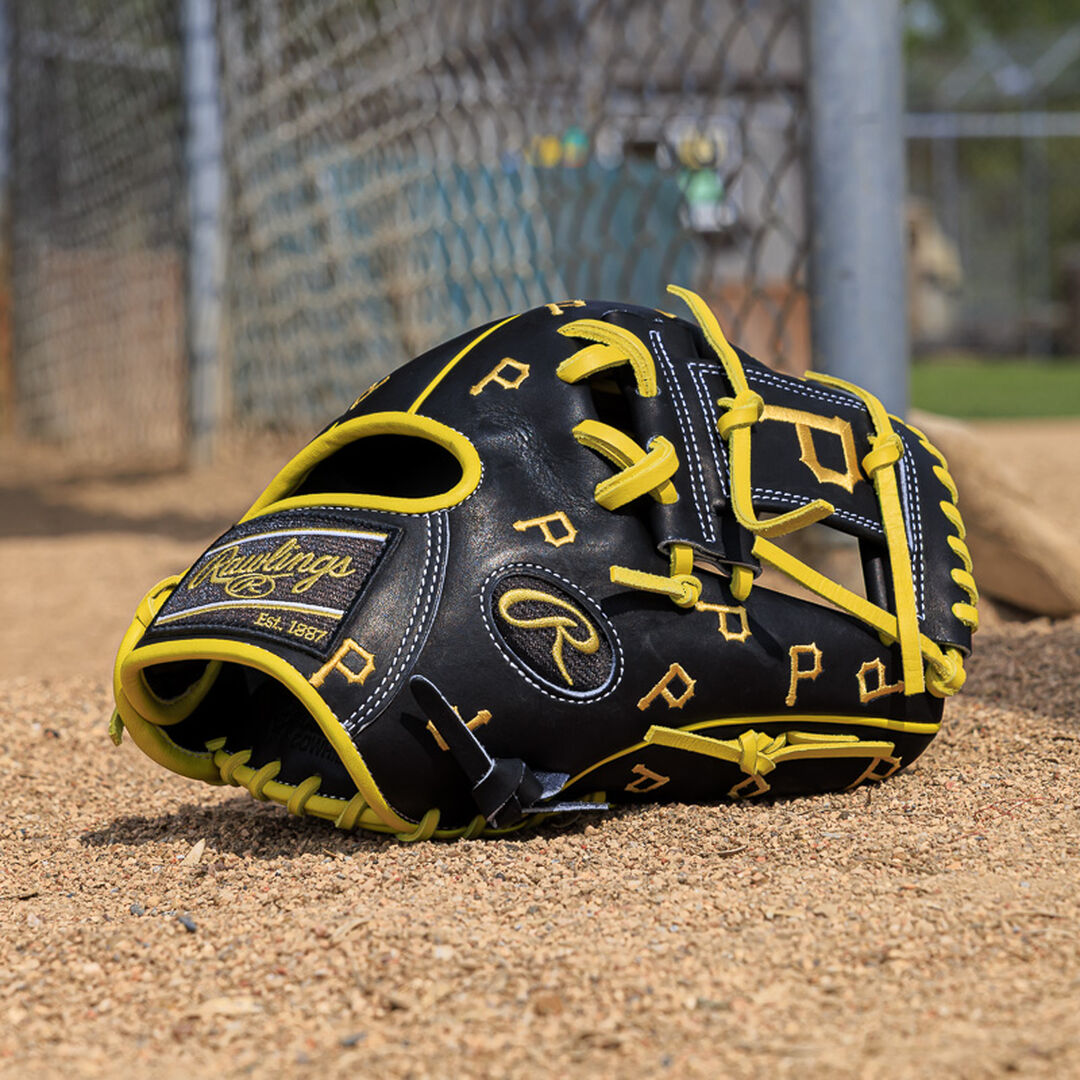 Pittsburgh Pirates Heart of the Hide 11.75-Inch Infield Glove - Rawlings