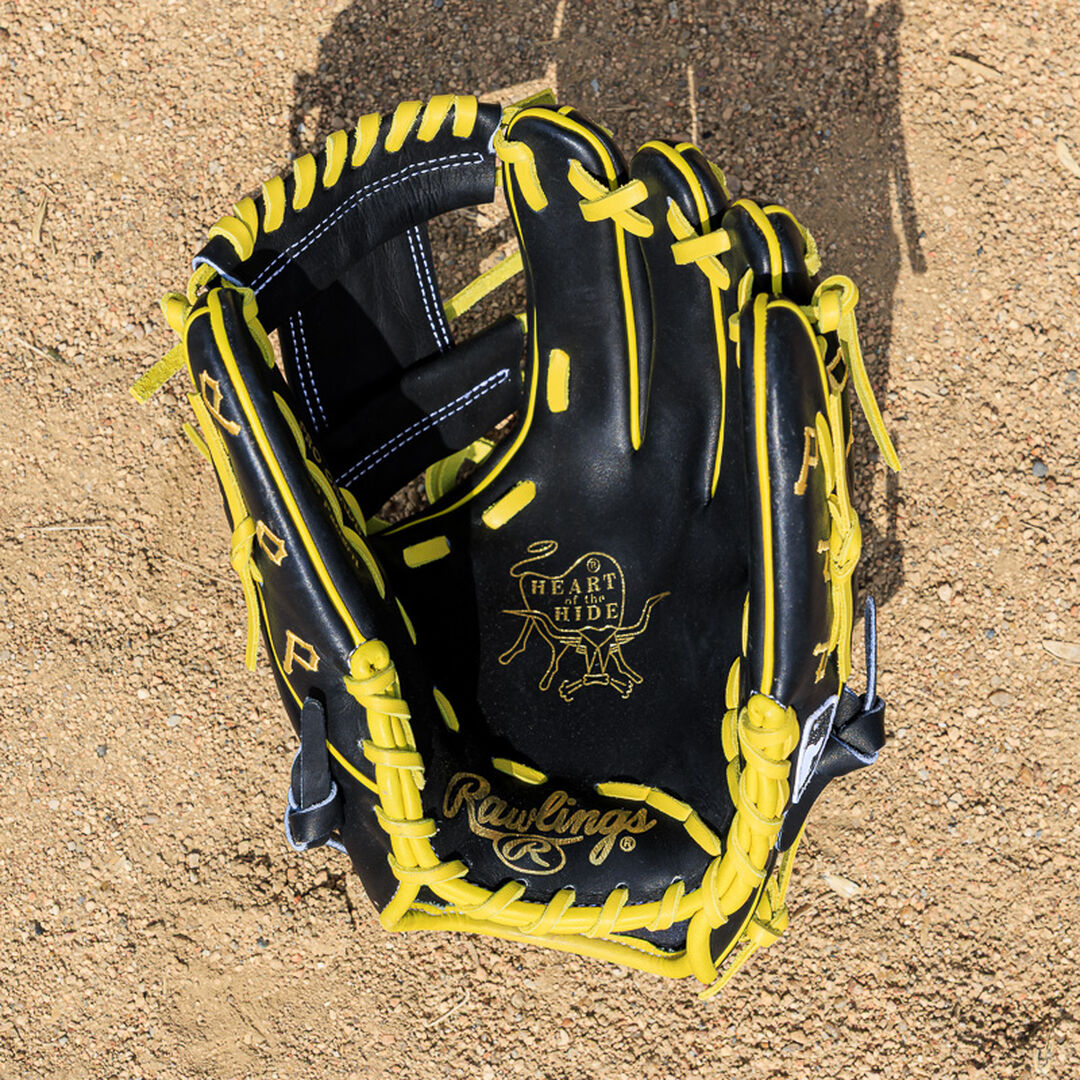 Pittsburgh Pirates Heart of the Hide 11.75-Inch Infield Glove - Rawlings