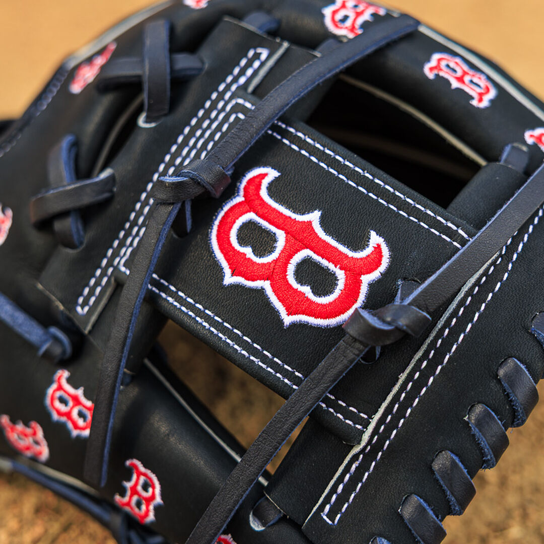 Boston Red Sox Heart of the Hide 11.75-Inch Infield Glove - Rawlings