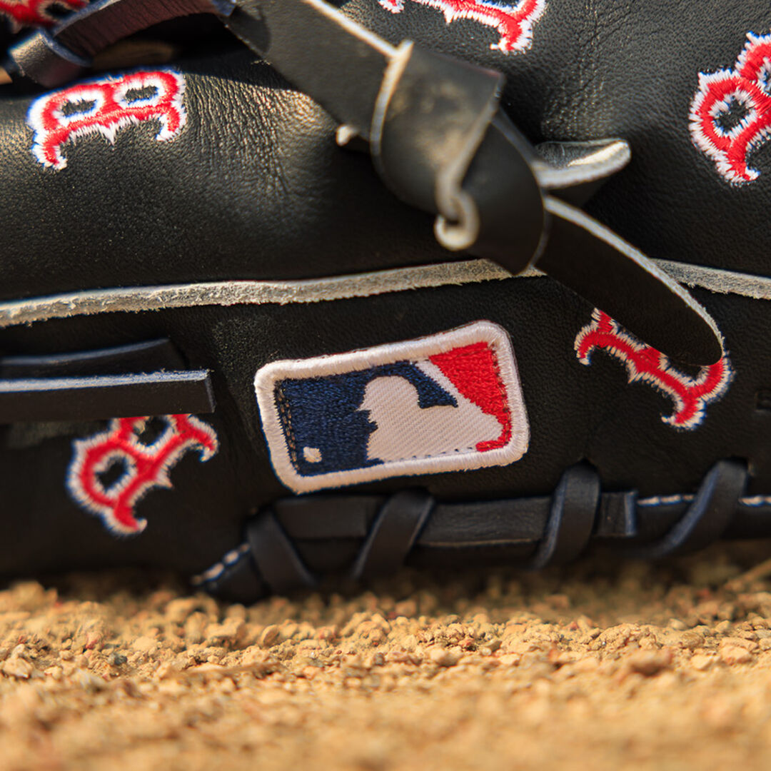 Boston Red Sox Heart of the Hide 11.75-Inch Infield Glove - Rawlings