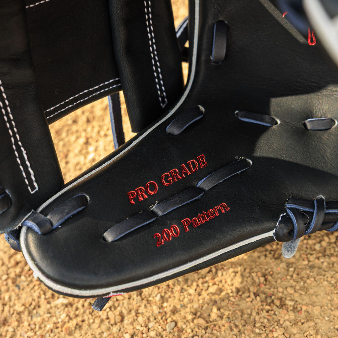 Boston Red Sox Heart of the Hide 11.75-Inch Infield Glove - Rawlings