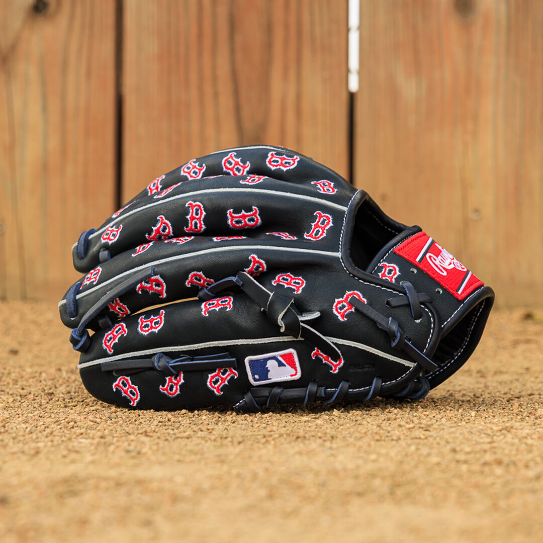 Boston Red Sox Heart of the Hide 11.75-Inch Infield Glove - Rawlings