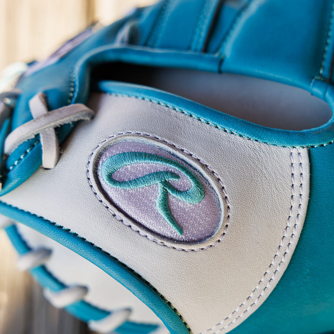Exclusive 33-inch Rawlings R2G Heart of the Hide Catcher's Mitt - Rawlings