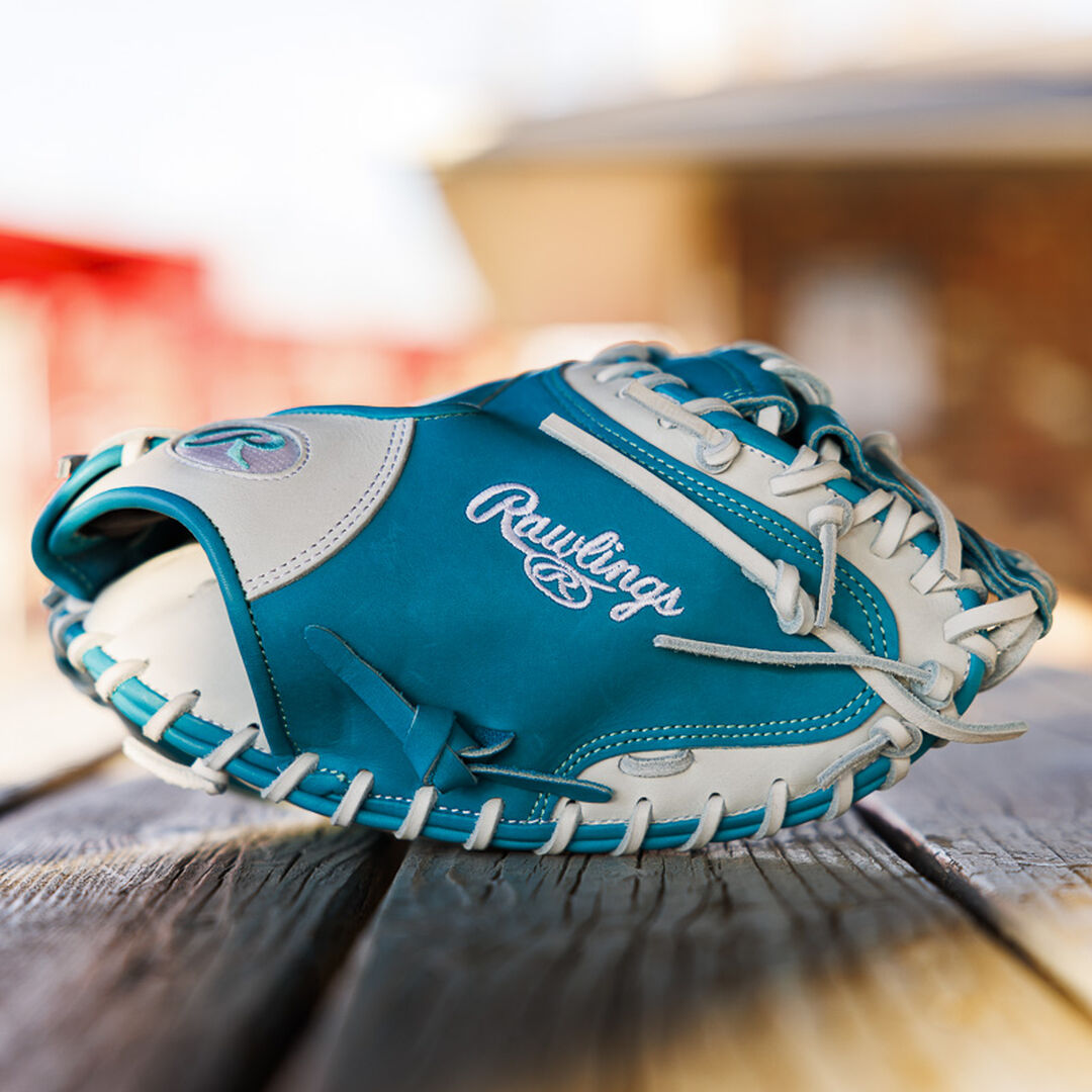 Exclusive 33-inch Rawlings R2G Heart of the Hide Catcher's Mitt - Rawlings