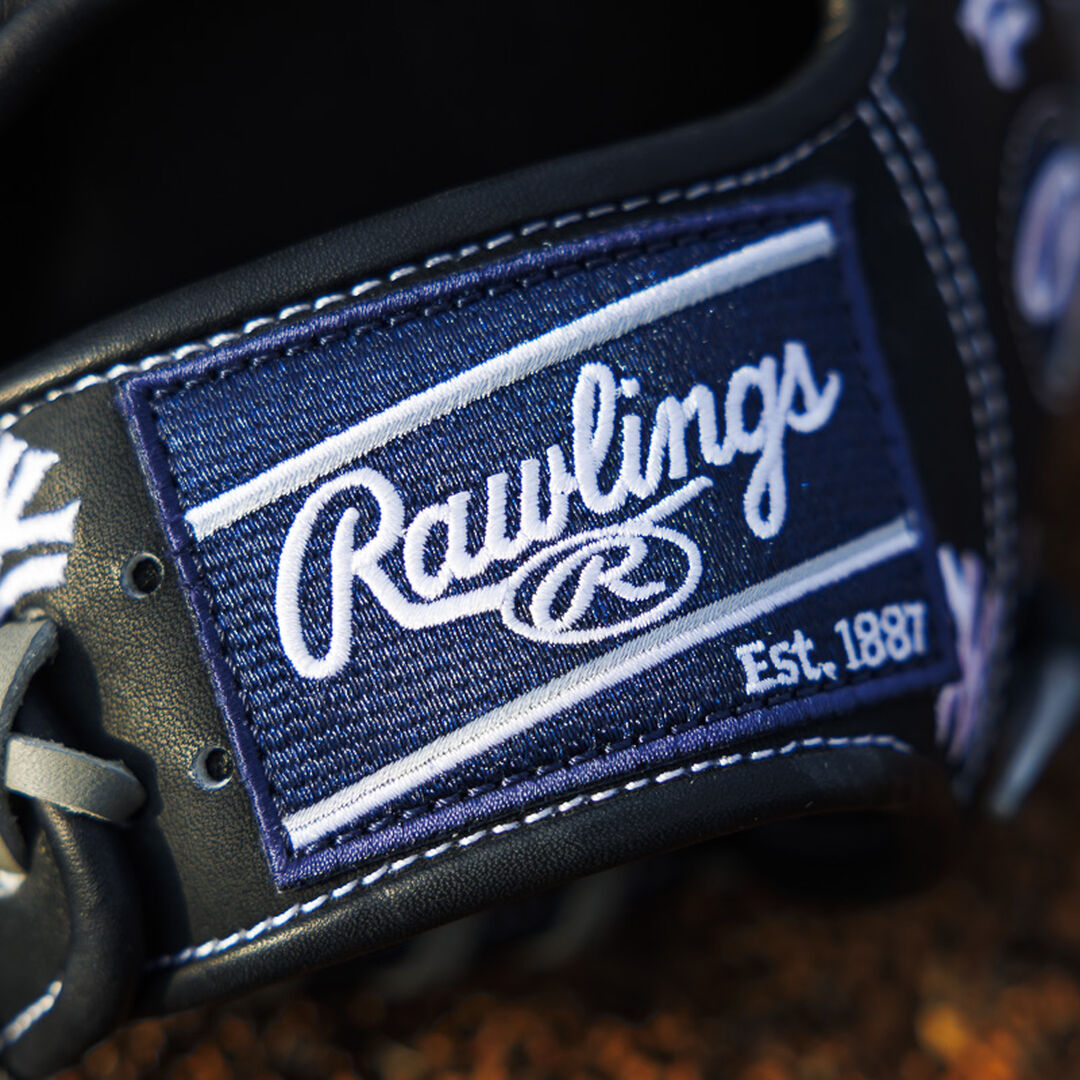 New York Yankees Heart of the Hide 11.75-Inch Infield Glove - Rawlings
