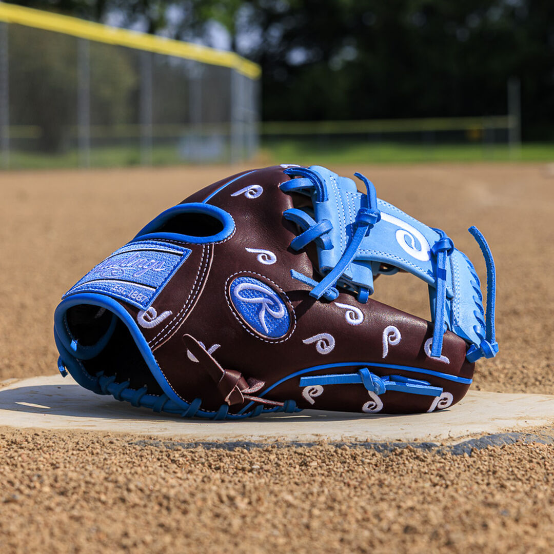 Philadelphia Phillies Heart of the Hide 11.75-Inch Infield Glove - Rawlings