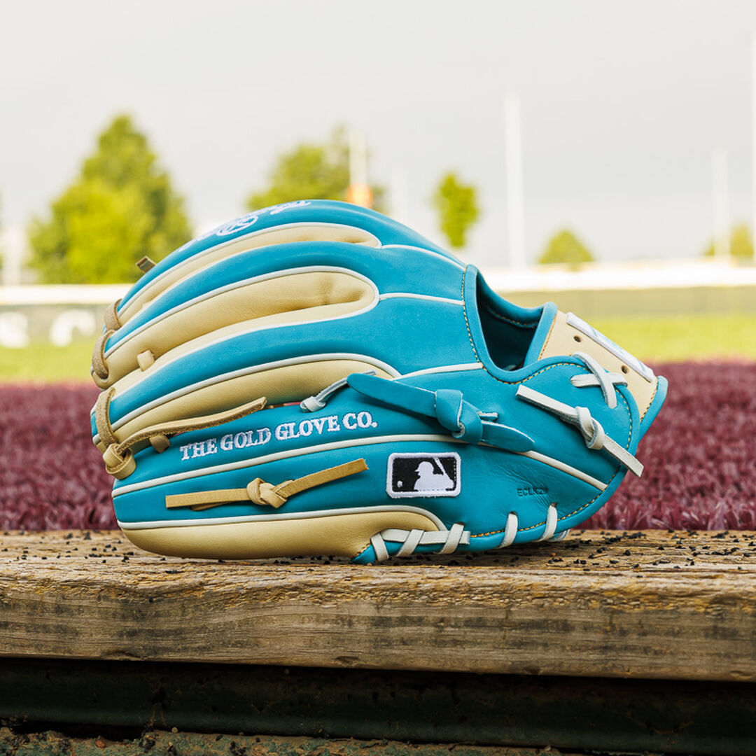 Exclusive Heart of the Hide 11.5" Infield Baseball Glove Right Hand Throw - Rawlings