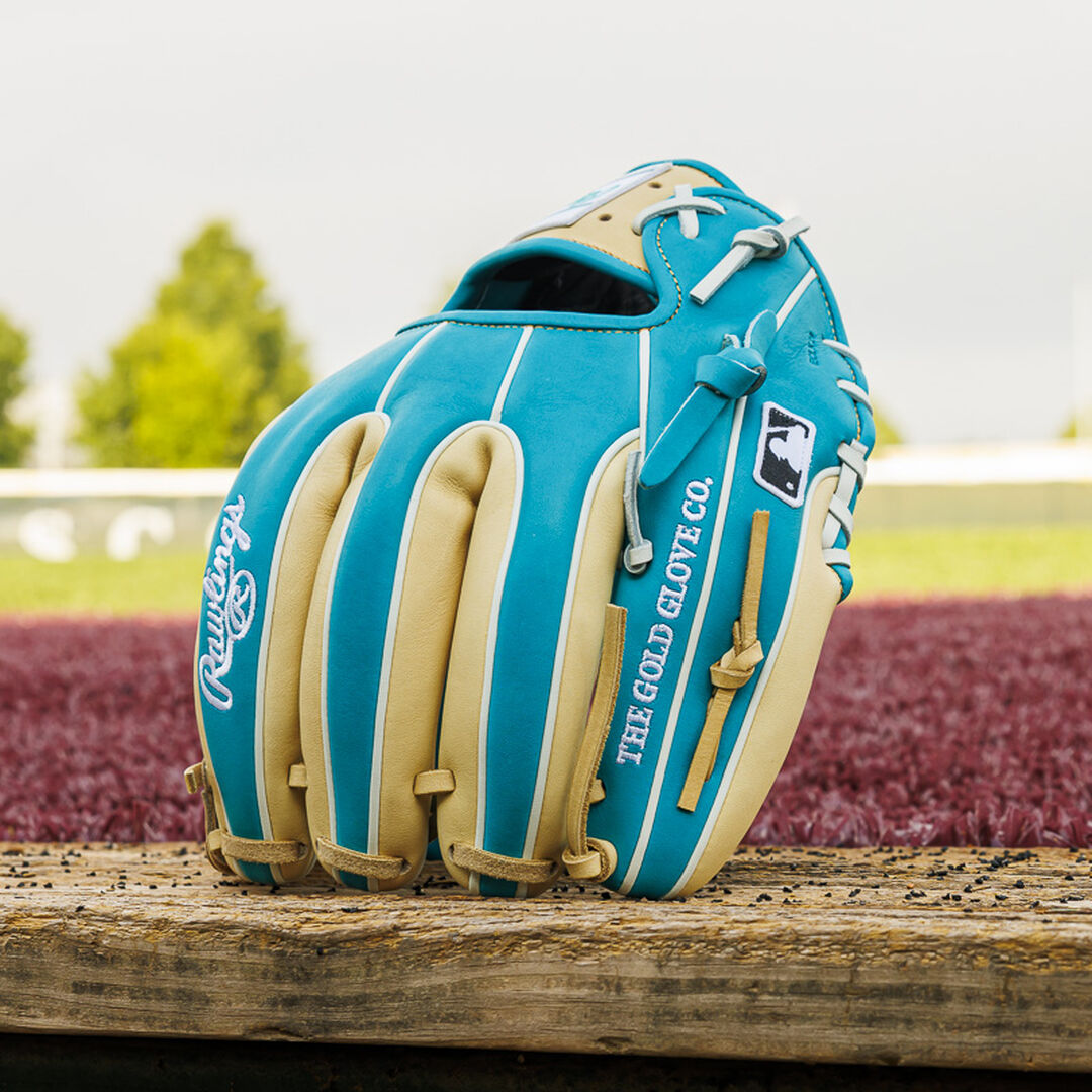 Exclusive Heart of the Hide 11.5" Infield Baseball Glove Right Hand Throw - Rawlings