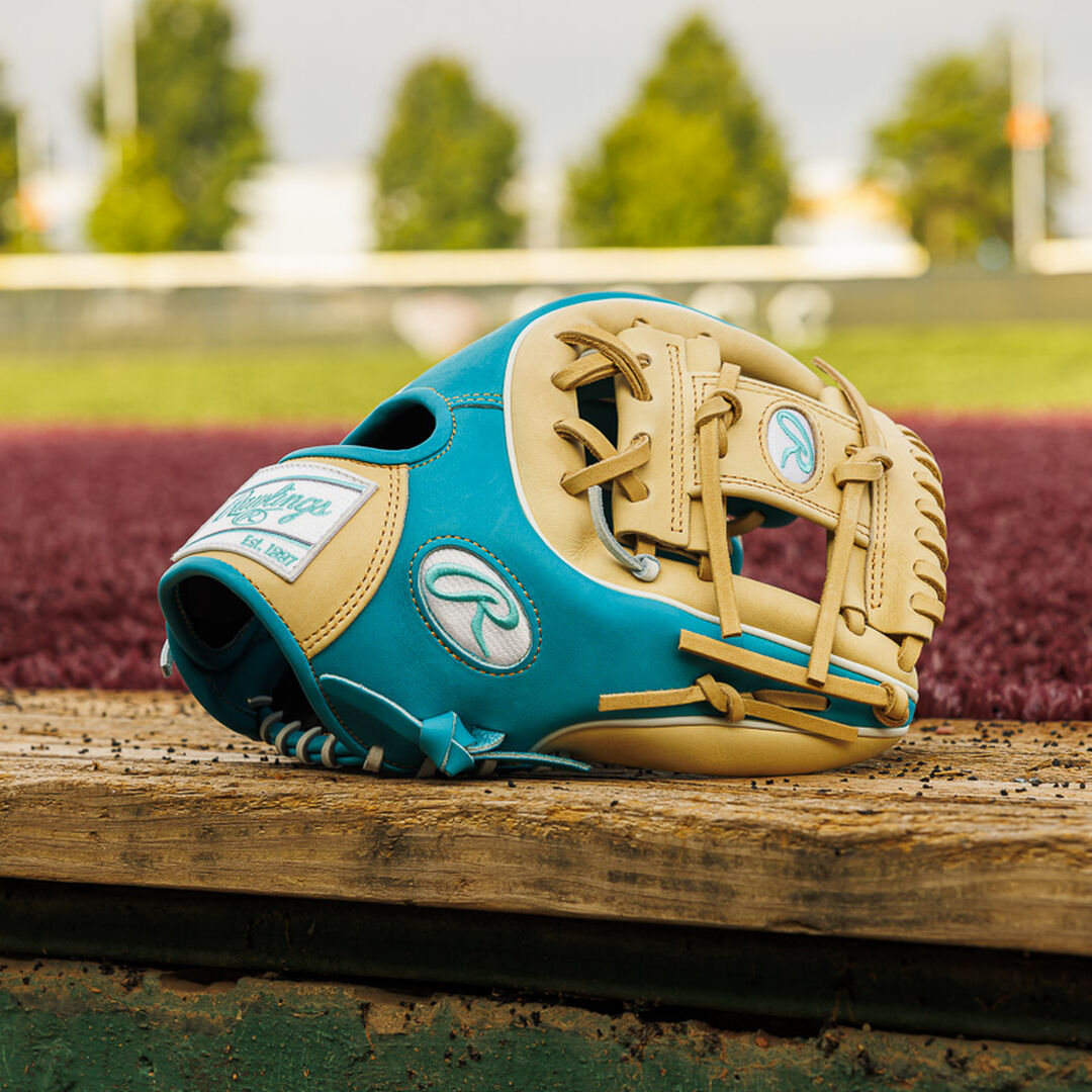 Exclusive Heart of the Hide 11.5" Infield Baseball Glove Right Hand Throw - Rawlings