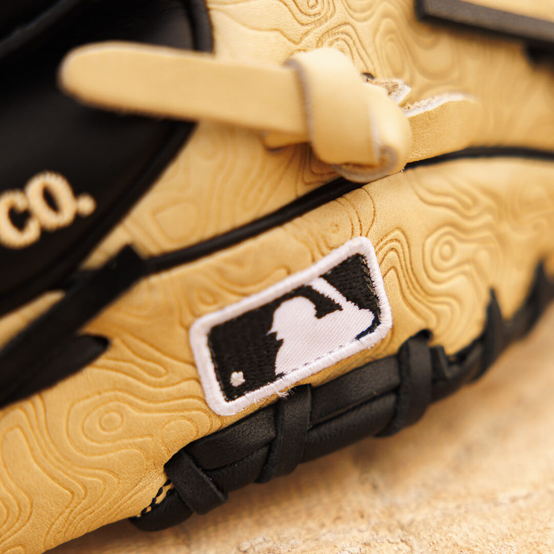 Heart of the Hide 11.75-inch Topo Print Wing Tip Glove - Rawlings